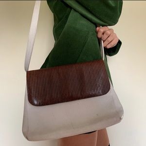 Super cute sacks fifth avenue bag, needs love!